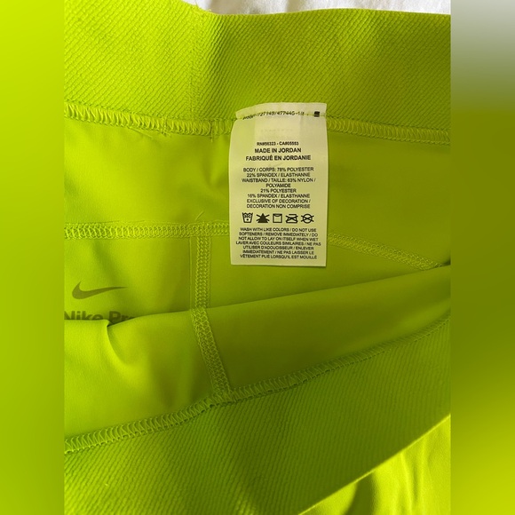 Nike Pro Neon Lime Dri-Fit Women's Bike Shorts - Picture 4 of 13